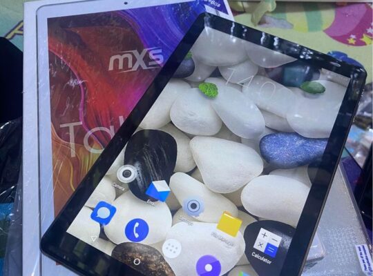 Brandnew 10inch tablet (mediatek) complete package